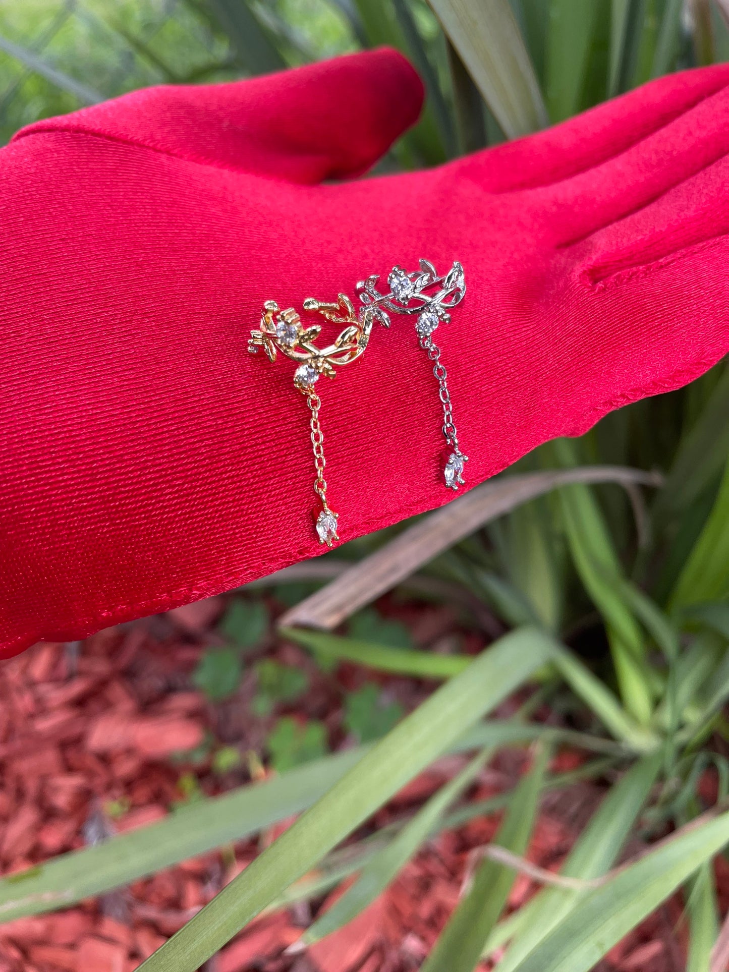 Dangling Thorn Flower Ear Cuff