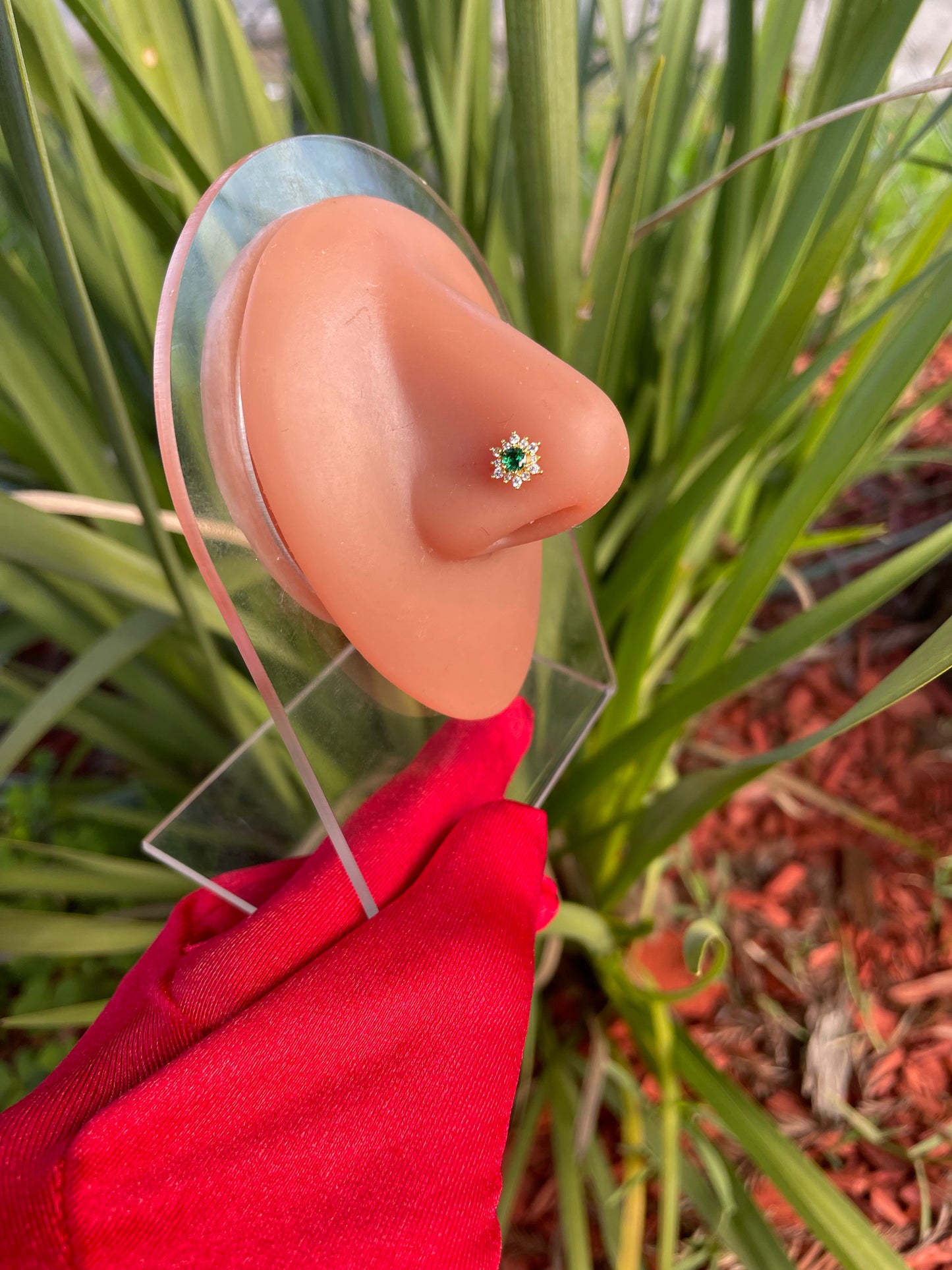 Royal Emerald Nose Ring