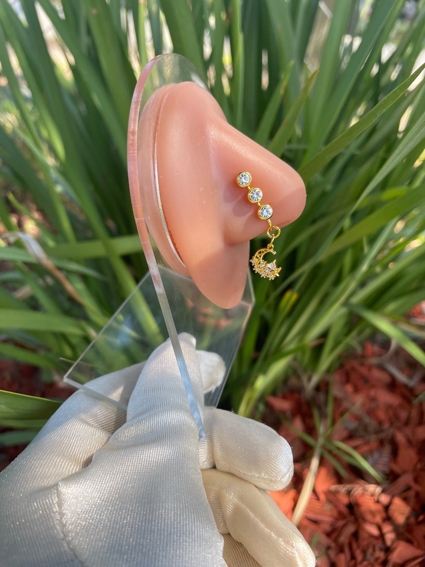 Tre Crescent Moon Nose Clip