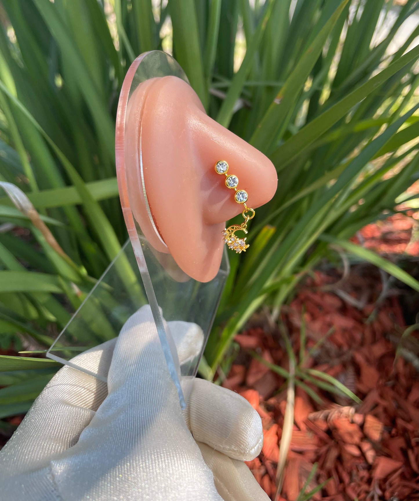 Tre Crescent Moon Nose Clip