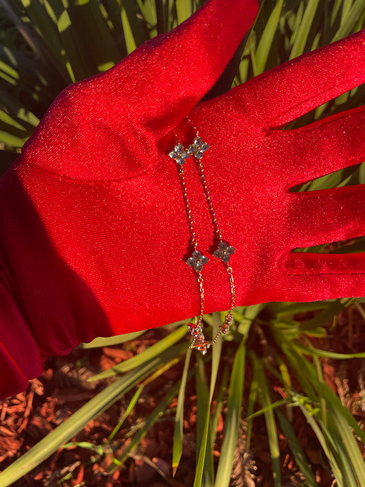 Icy Clover Necklace
