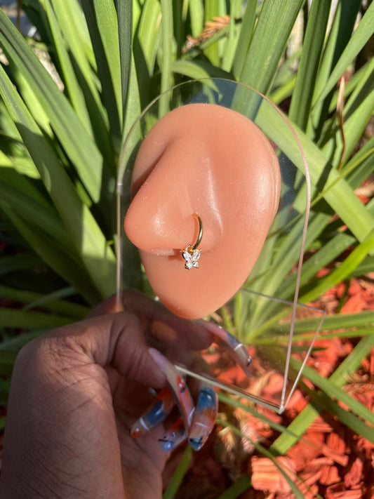 Tre Dangling Hoop Non Piercing Nose Clip